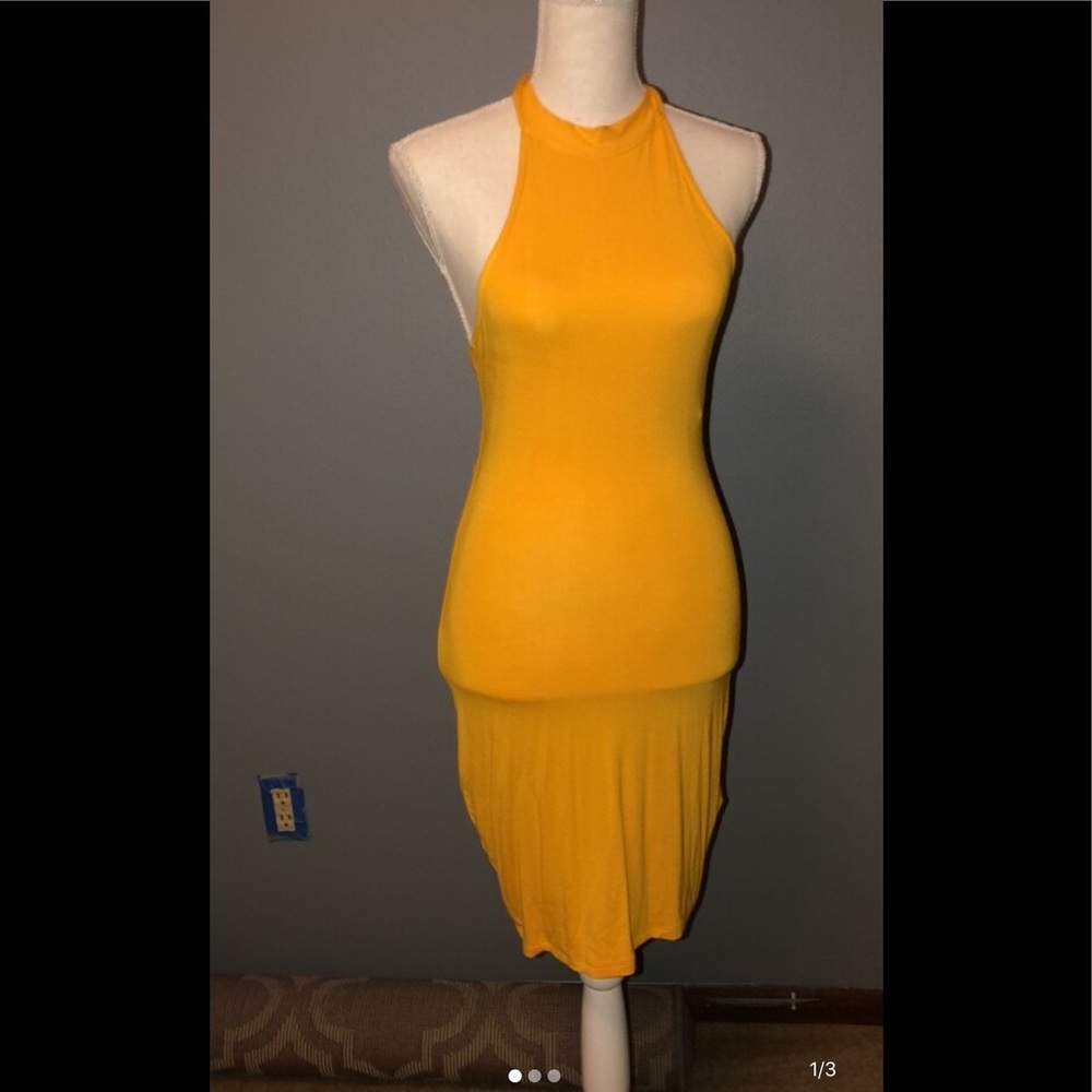 H & M‘s yellow dress